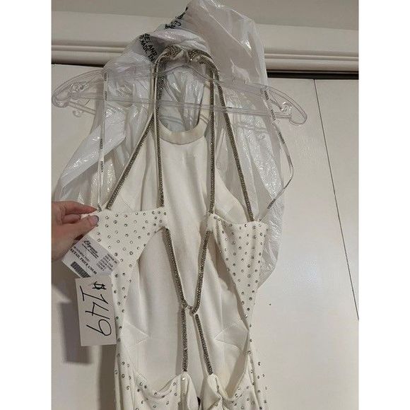 White Vienna Size 4 Side slit dress - Picture 2 of 2